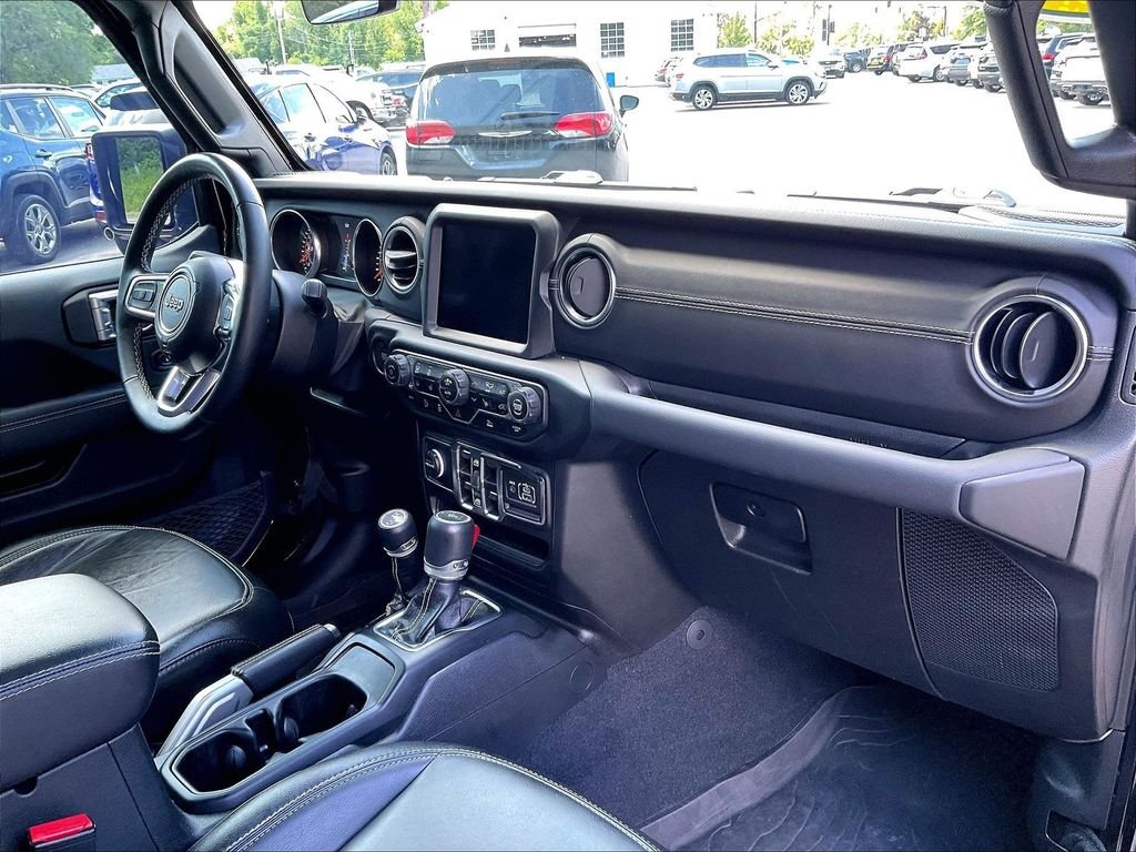 Used 2023 Black Jeep Overland image 14