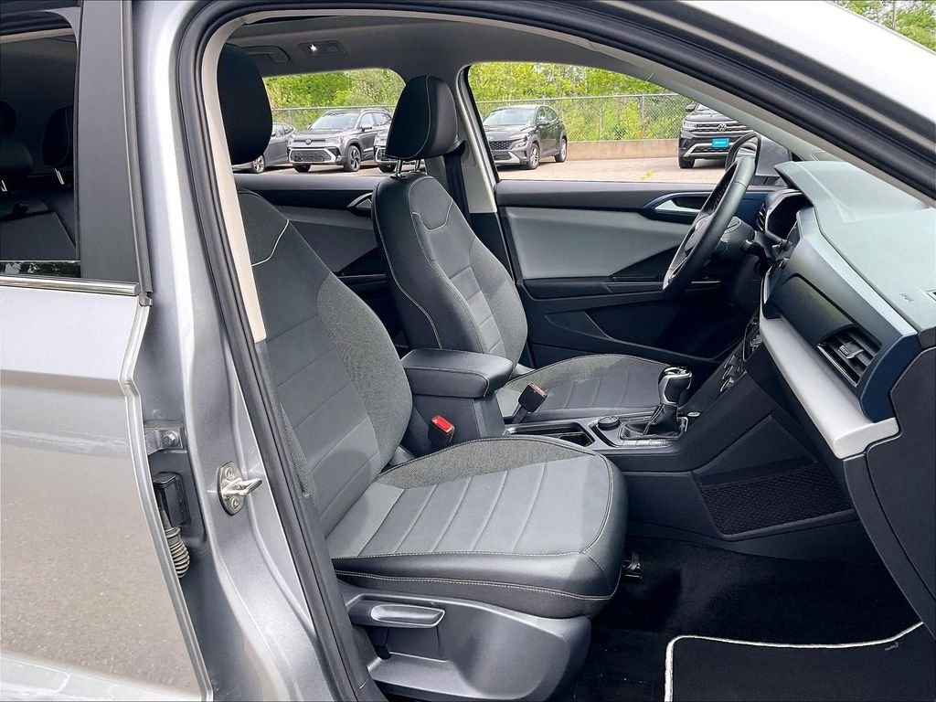Used 2023 Silver Volkswagen 1.5T SE image 11