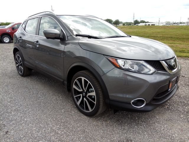 Used 2019 Gun Metallic Nissan SL image 7