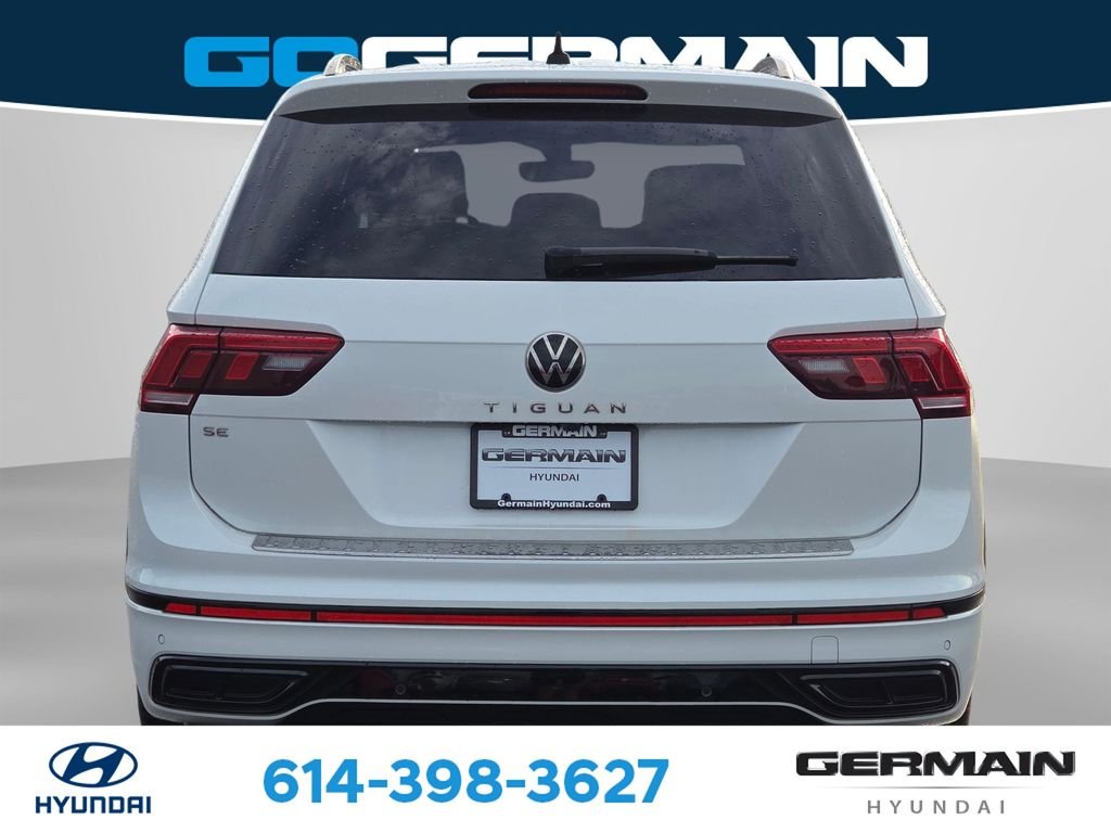Used 2024  Volkswagen 2.0T SE R-Line Black image 8