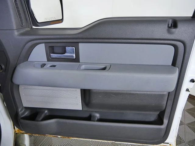 Used 2013 White Ford XLT image 11