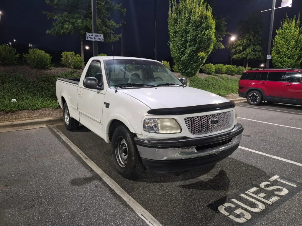 Used 1998  Ford XLT image 3