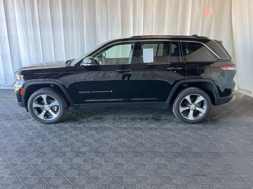 Used 2023 Black Jeep Limited image 24