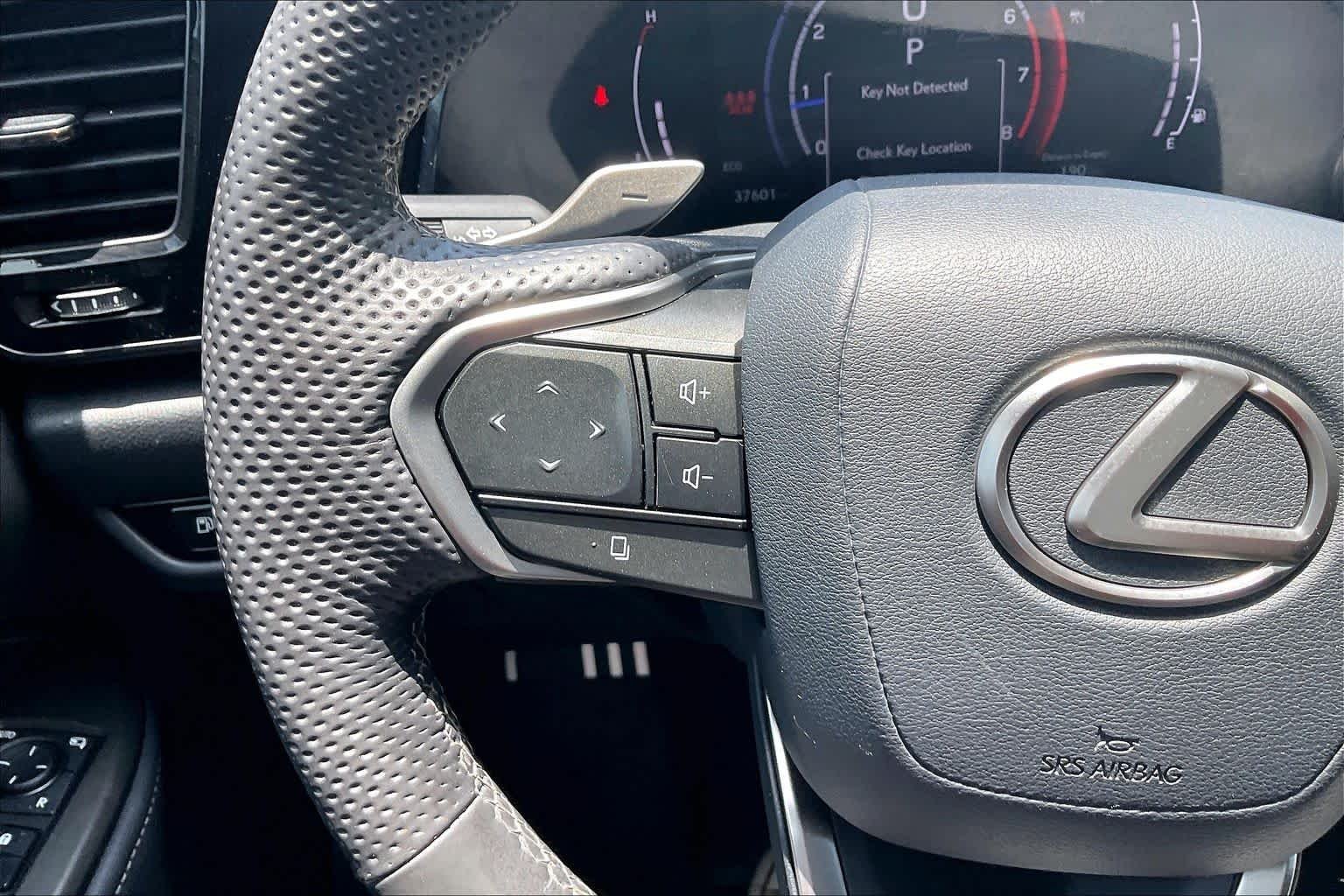 Used 2024 Ultra White Lexus F SPORT Handling image 23