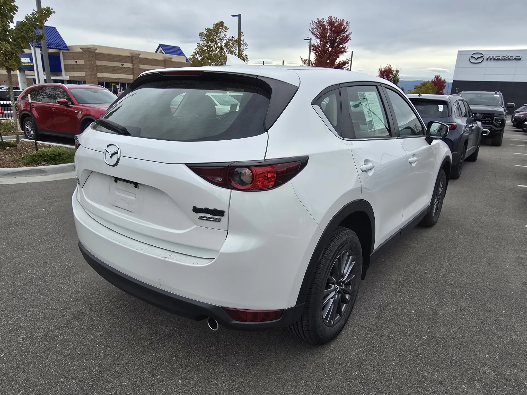 Used 2019 Snowflake White Pearl Mica Mazda Sport image 16