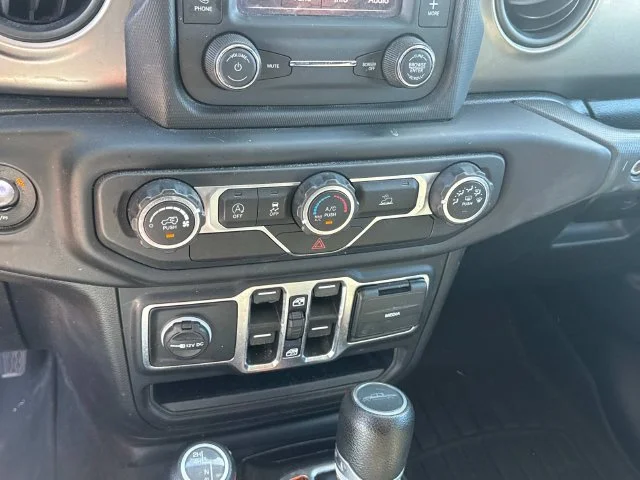 Used 2020 Black Jeep Sport image 33