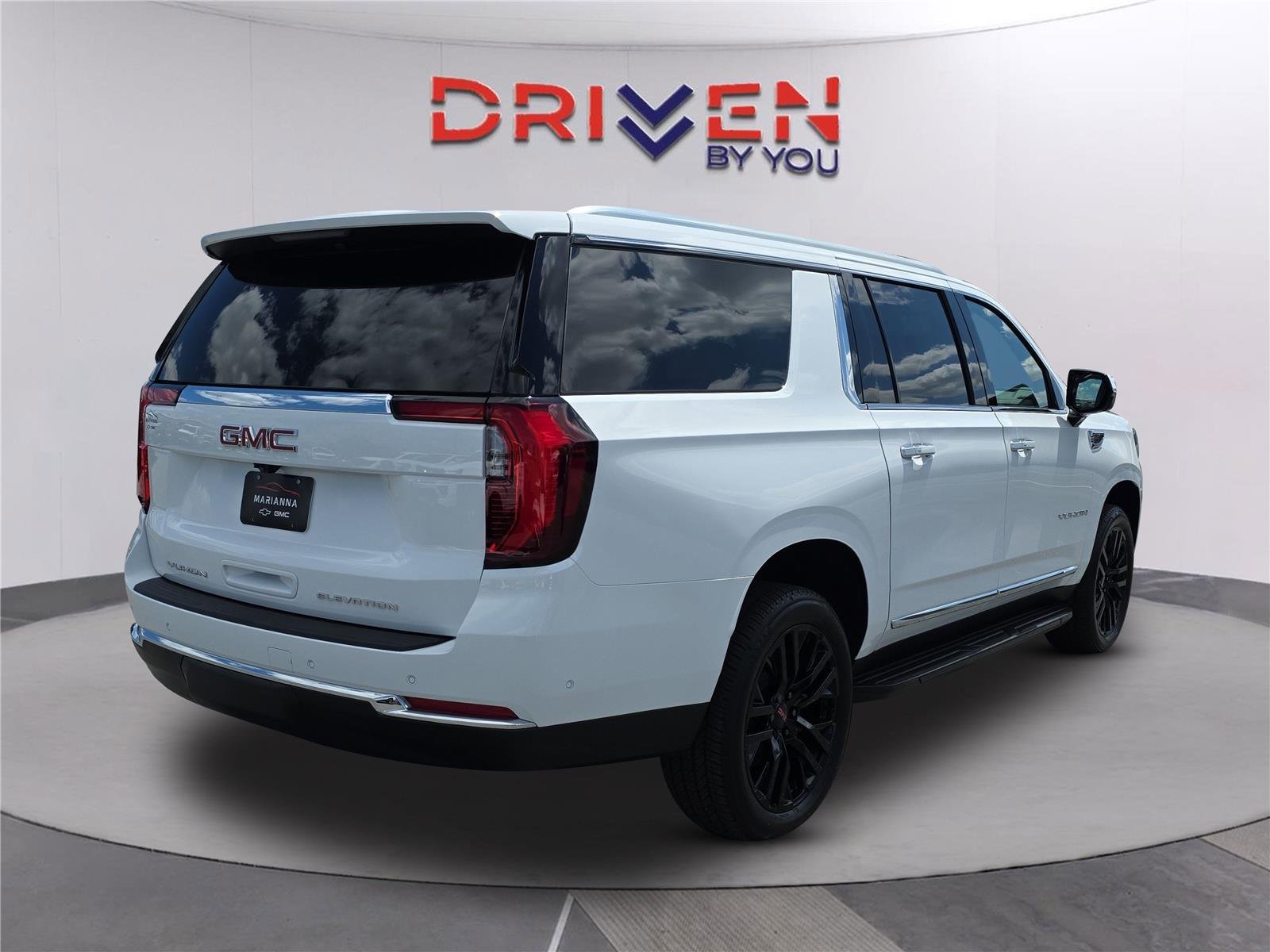 New 2026 Summit White GMC Elevation image 4