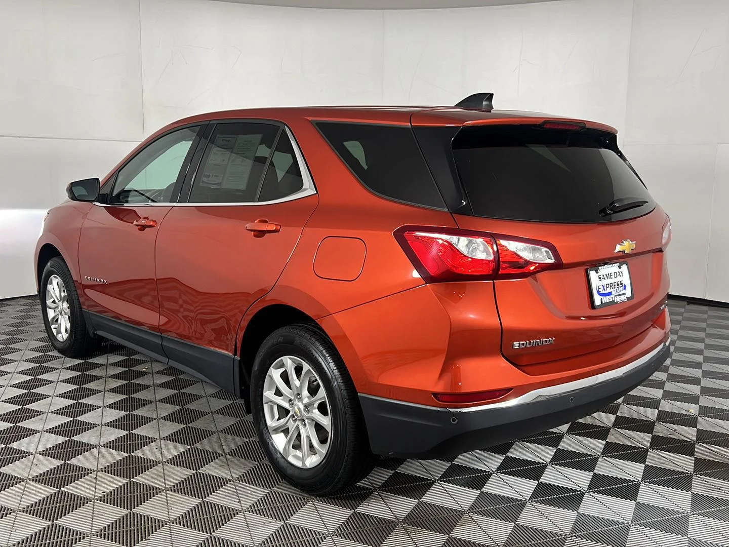 Used 2020 CAYENNE ORANGE METALLIC Chevrolet LT image 31