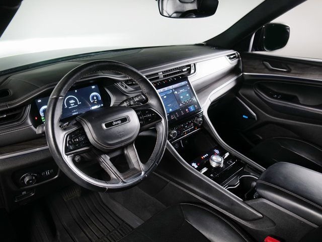 Used 2022 Diamond Black Jeep Overland image 15
