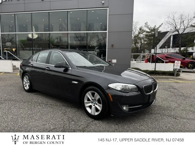 2013 BMW 5 Series 528i xDrive Sedan's photo
