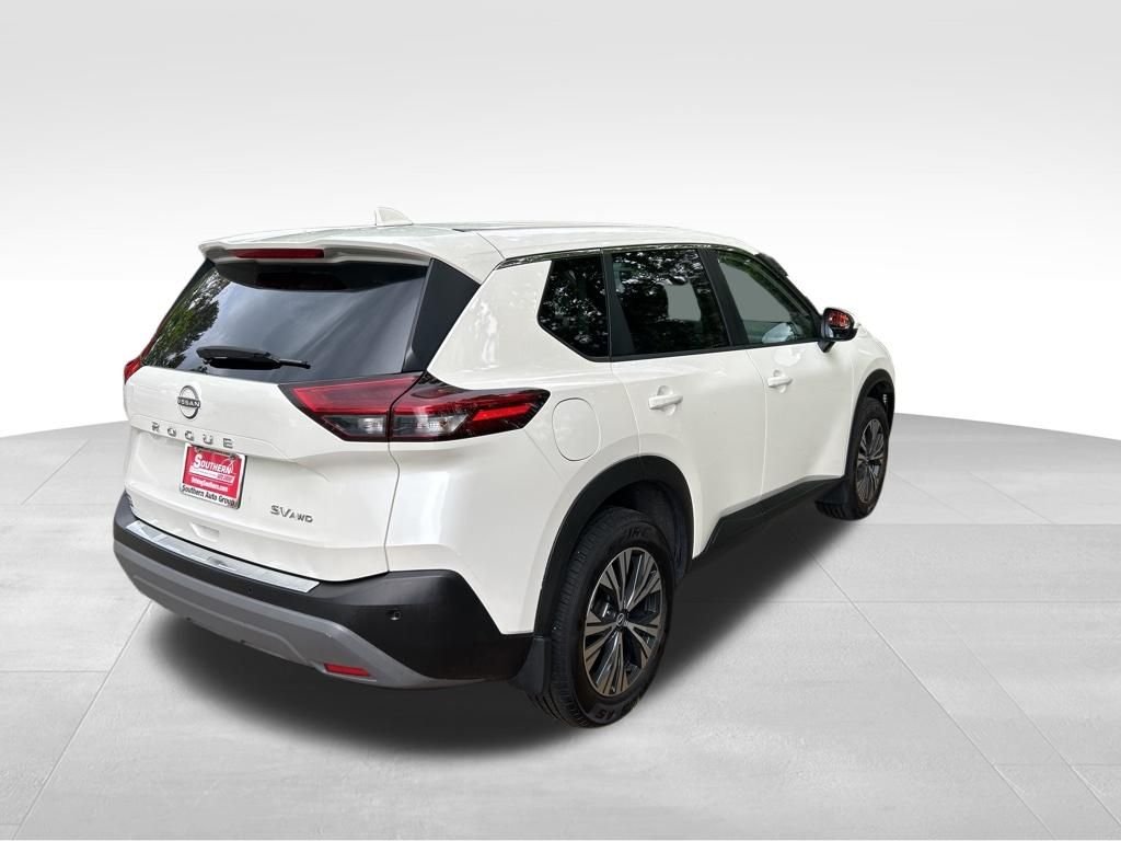 Used 2023 White Nissan SV image 5