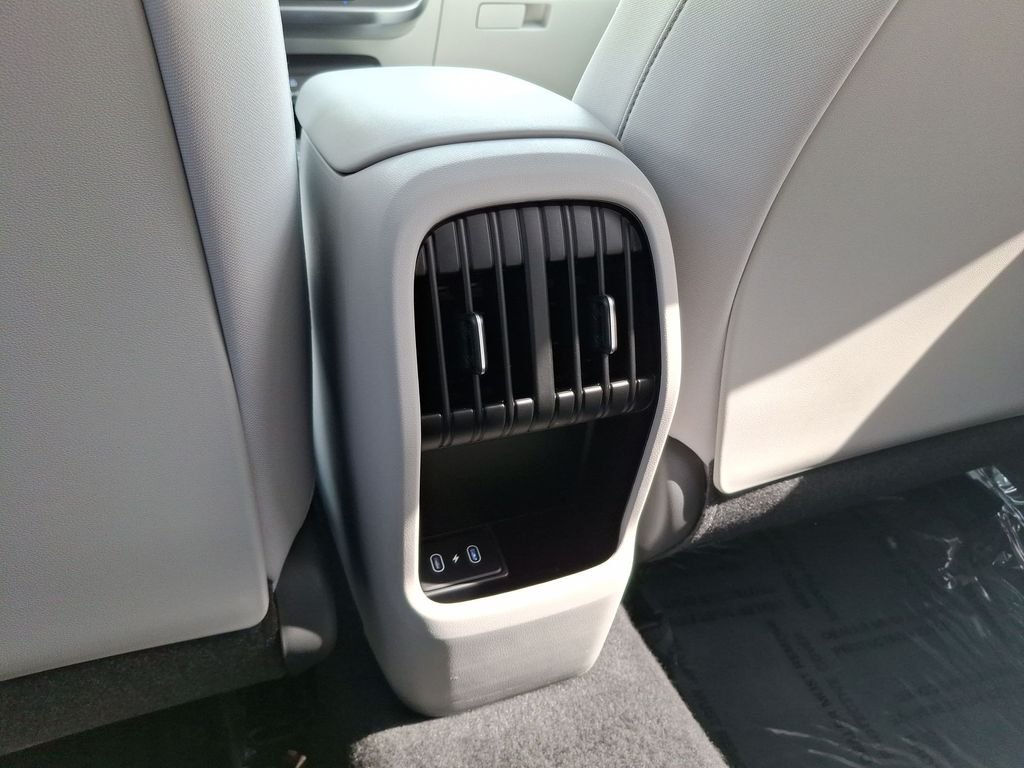 Used 2024 Black Hyundai SEL image 22