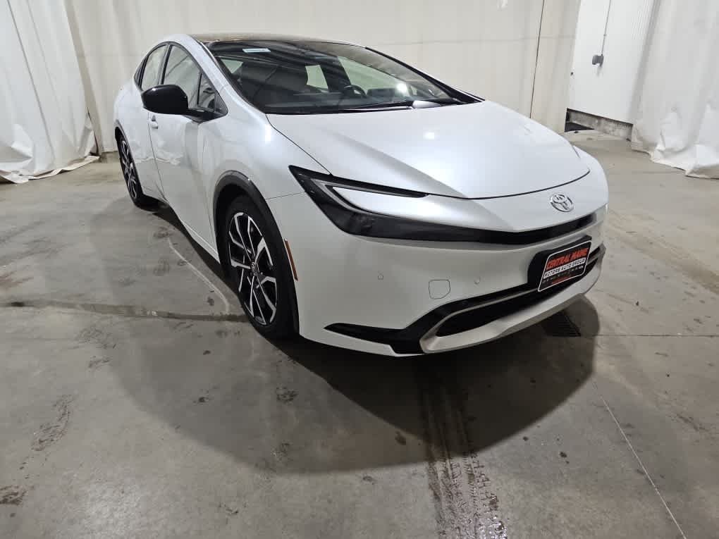 Used 2024 Wind Chill Pearl Toyota XSE image 6