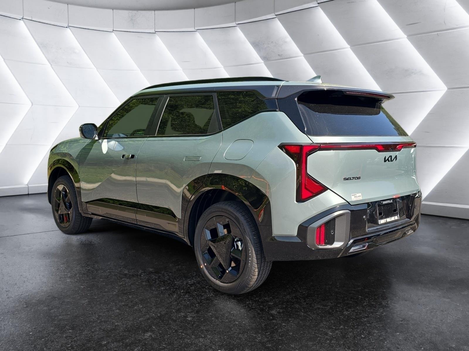 New 2027 Iceberg Green Kia X-Line S image 3