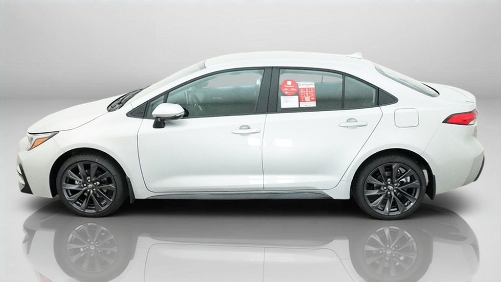 New 2027 Classic Silver Met Toyota SE image 2