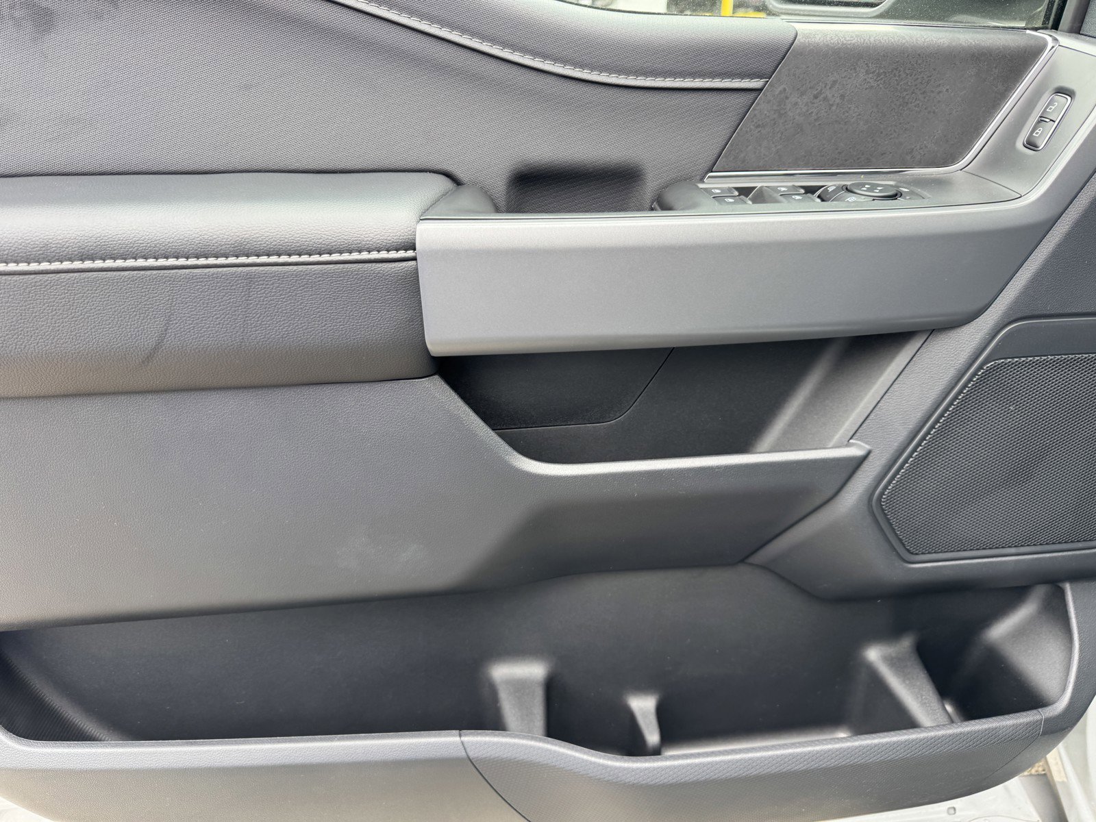 New 2026 Avalanche Ford XLT image 15