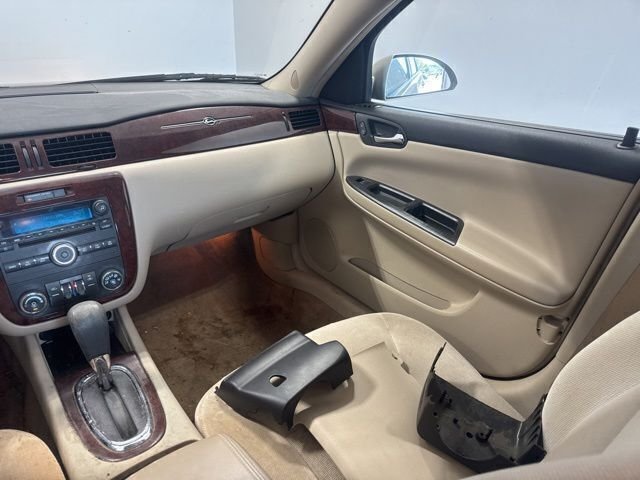 Used 2010 Gold Chevrolet LS image 20