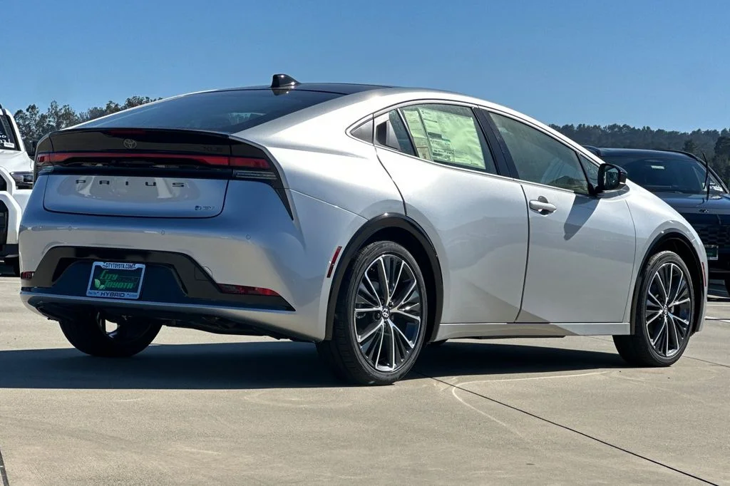 New 2027 Cutting Edge Toyota  XLE image 4