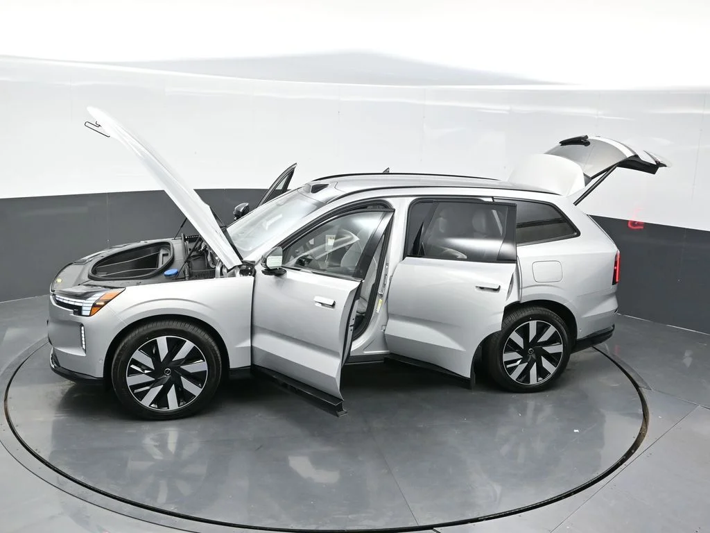 2025 Volvo EX90 Ultra - Photo 39