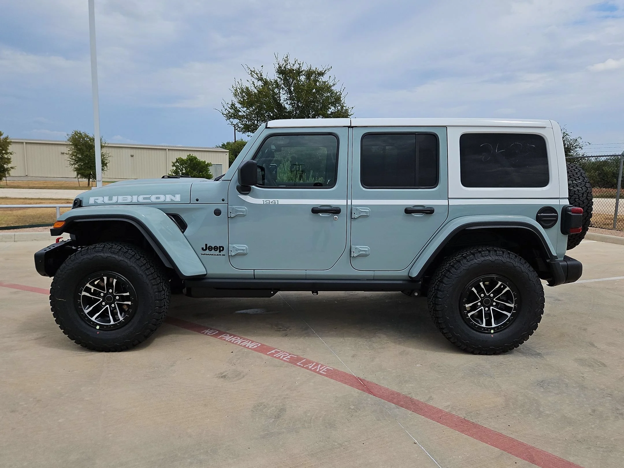 New 2026 Earl Clearcoat Jeep Rubicon X image 6