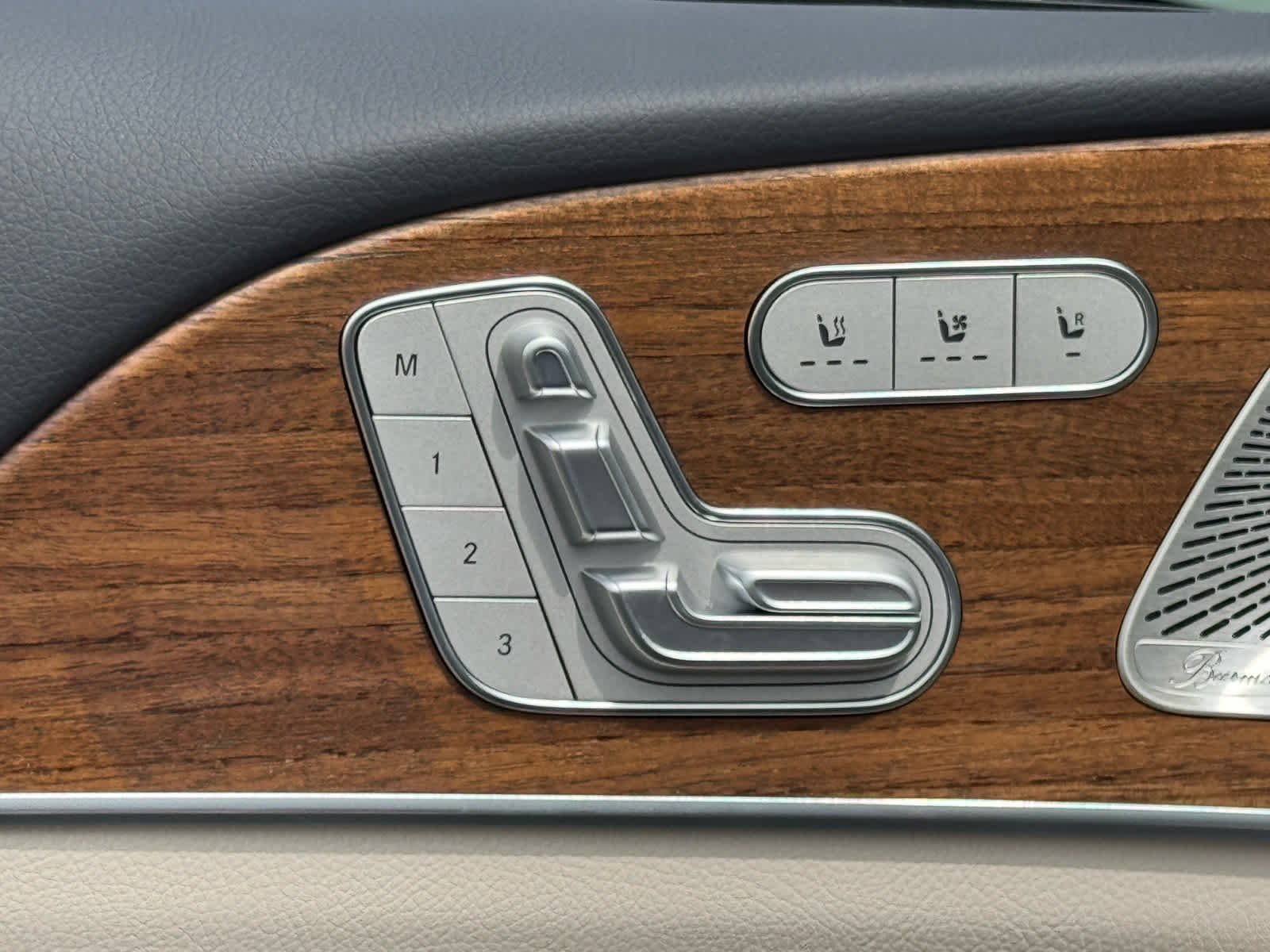 New 2026 Selenite Grey Metallic Mercedes-Benz GLS 450 image 18