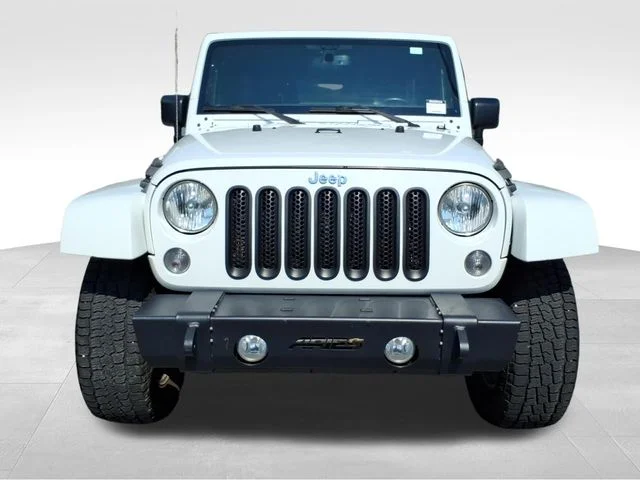 Used 2015 White Jeep Unlimited Sahara image 14