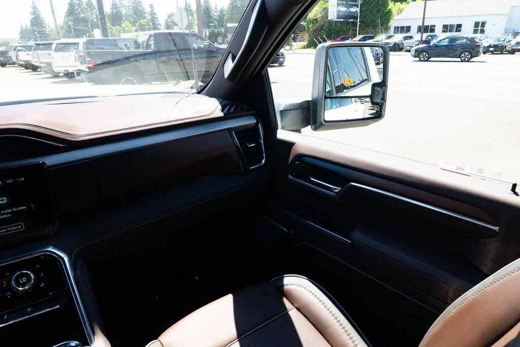Used 2025 White GMC Denali image 10