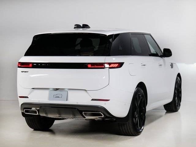 New 2026 Fuji White Land Rover Dynamic SE image 2