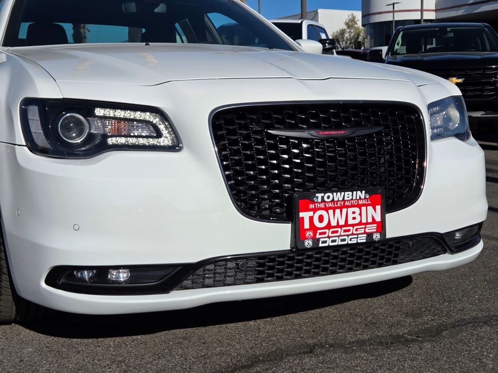 Used 2023 White Chrysler S image 8
