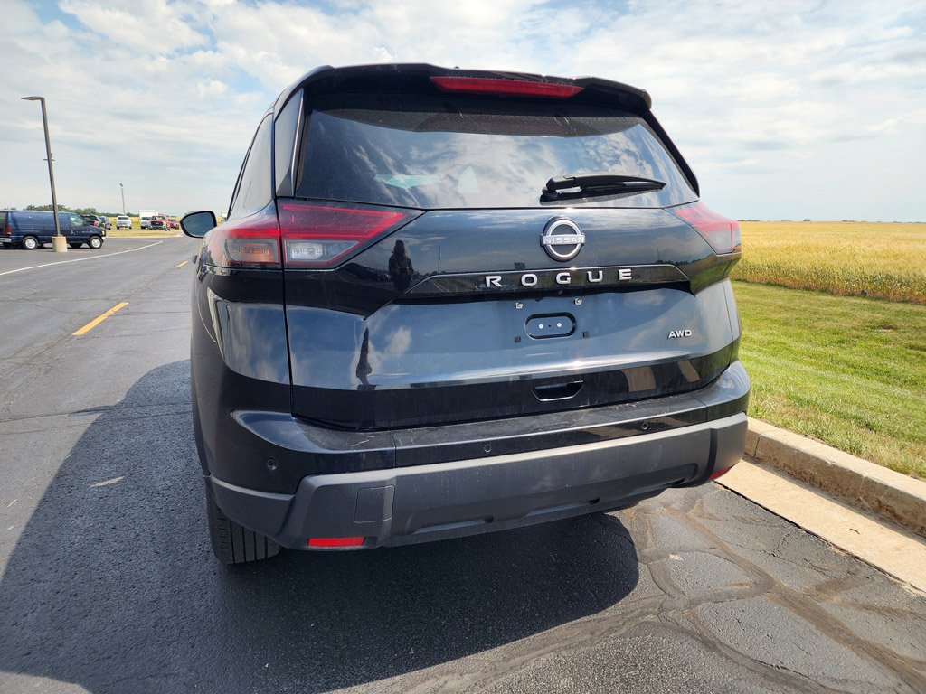Used 2024 Super Black Nissan S image 3