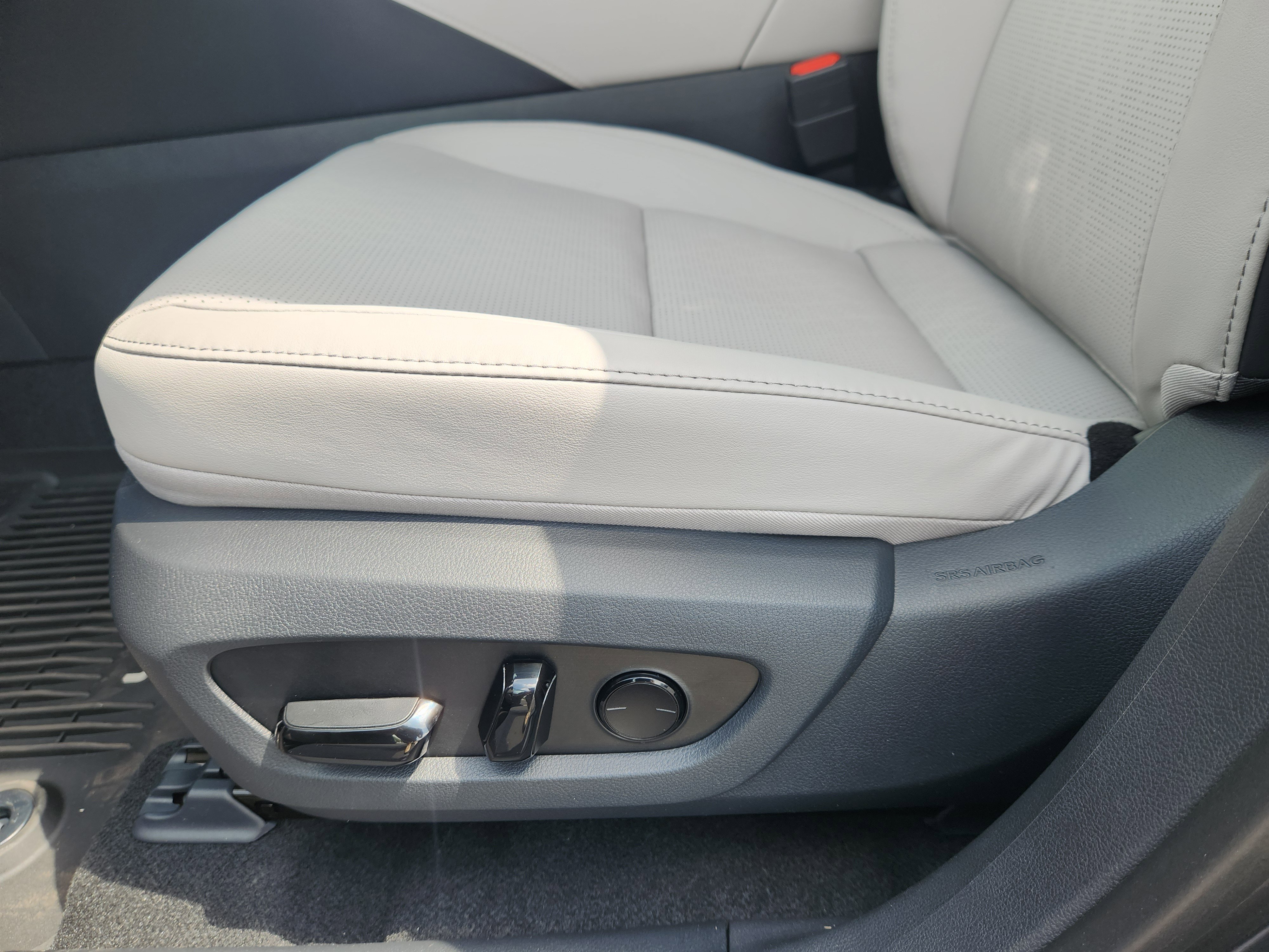 New 2026 Cloudburst Gray Lexus PREMIUM PLUS image 17
