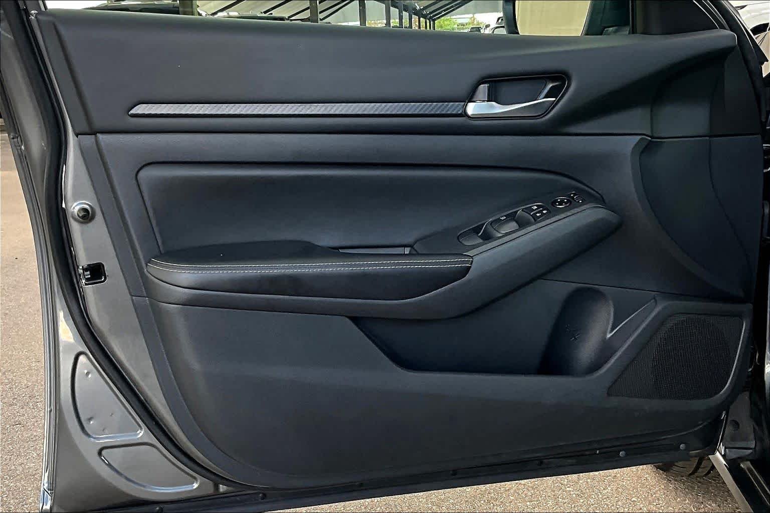 Used 2024 Gun Metallic Nissan 2.5 SV image 20