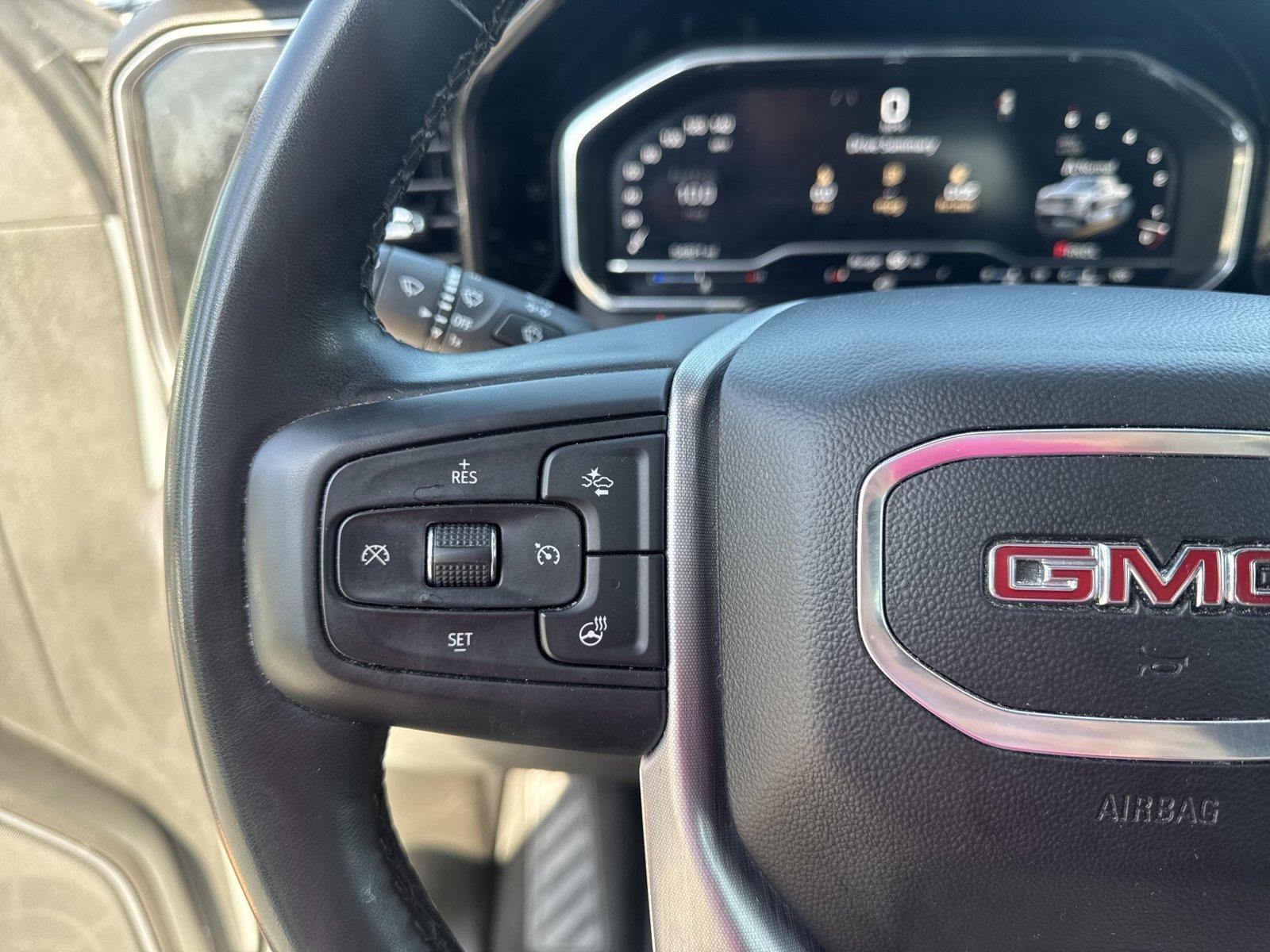 Used 2025 SUMMIT WHITE GMC SLT image 16