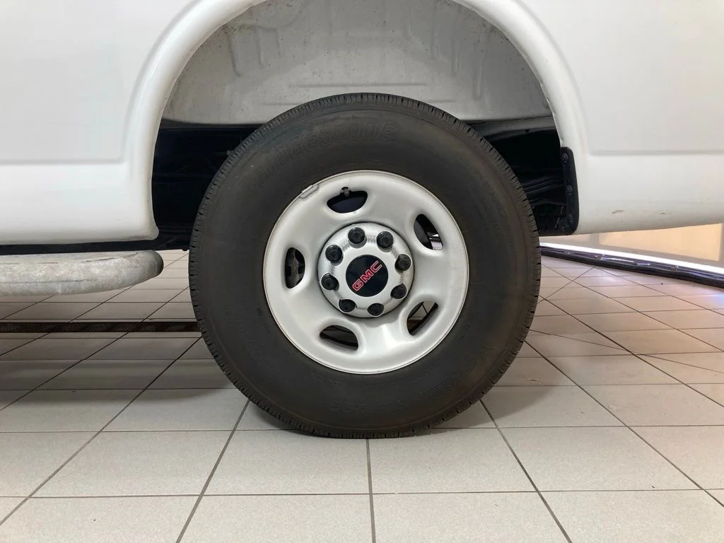 Used 2025 White GMC Work Van image 19