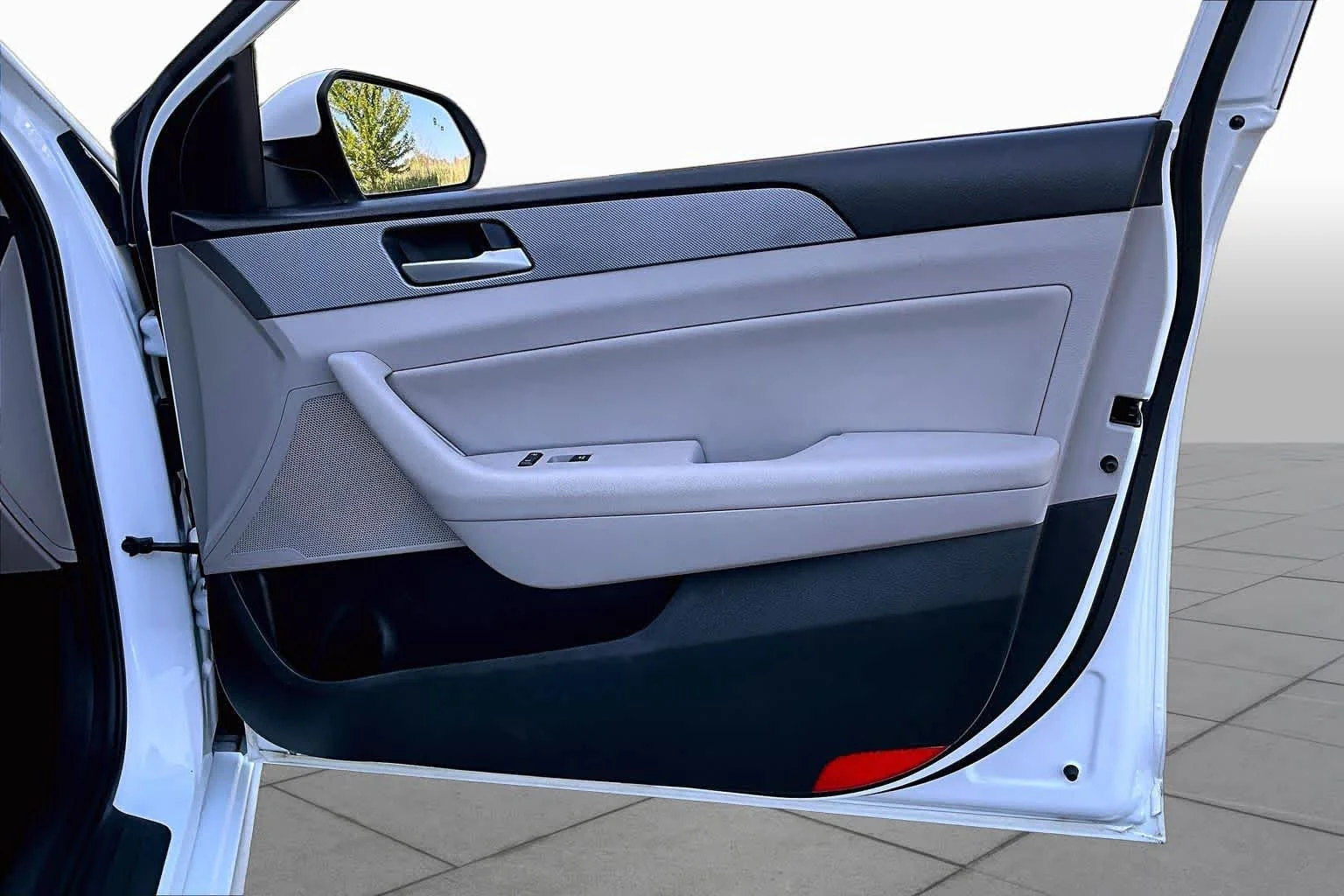 Used 2019 Quartz White Pearl Hyundai SEL image 22