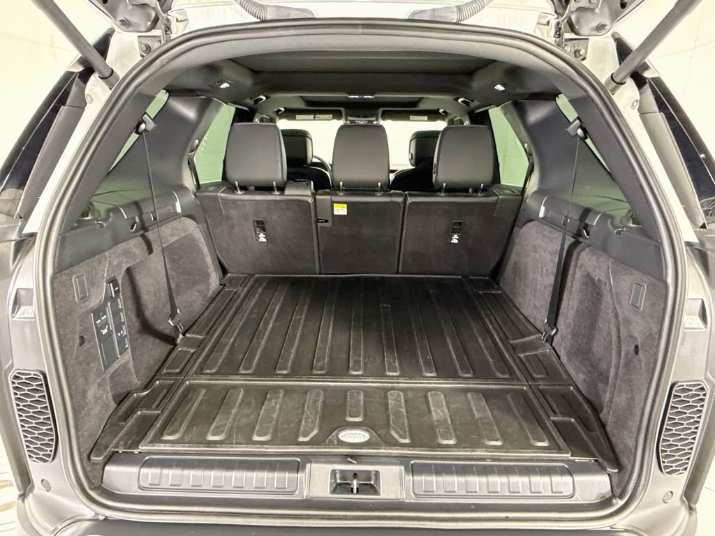 Certified Used 2025 Fuji White Land Rover S image 27