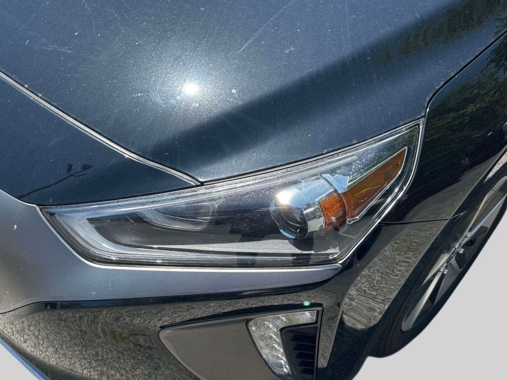 Used 2019 Black Hyundai Limited image 7