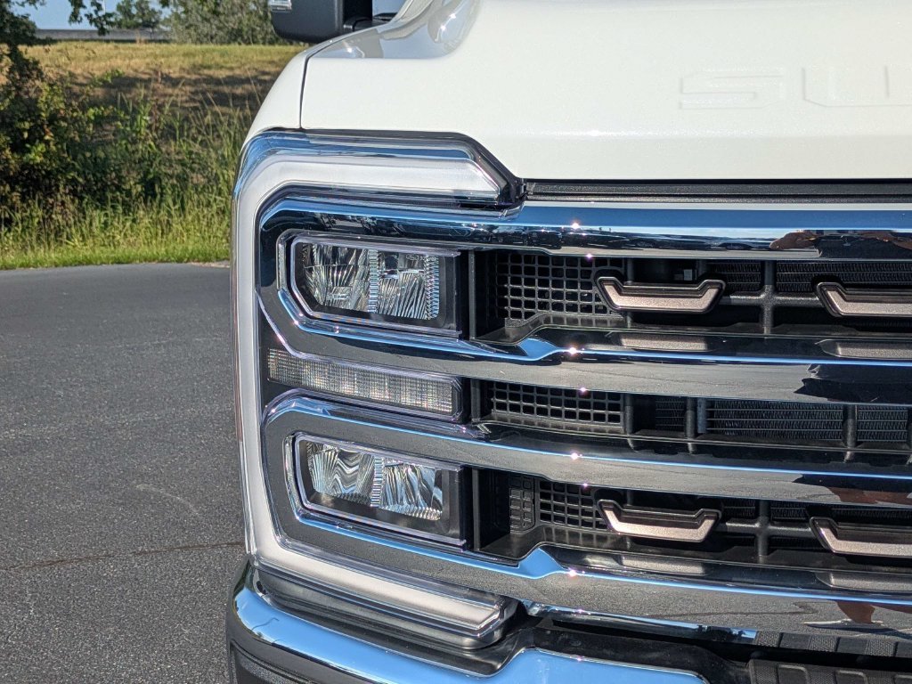 New 2026 Star White Metallic Tri-Coat Ford F-350® King Ranch® image 31