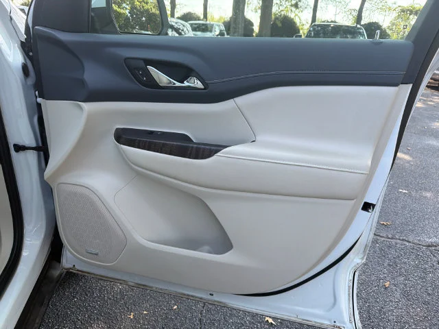 Used 2022 WHITE FROST TRICOAT GMC Denali image 14