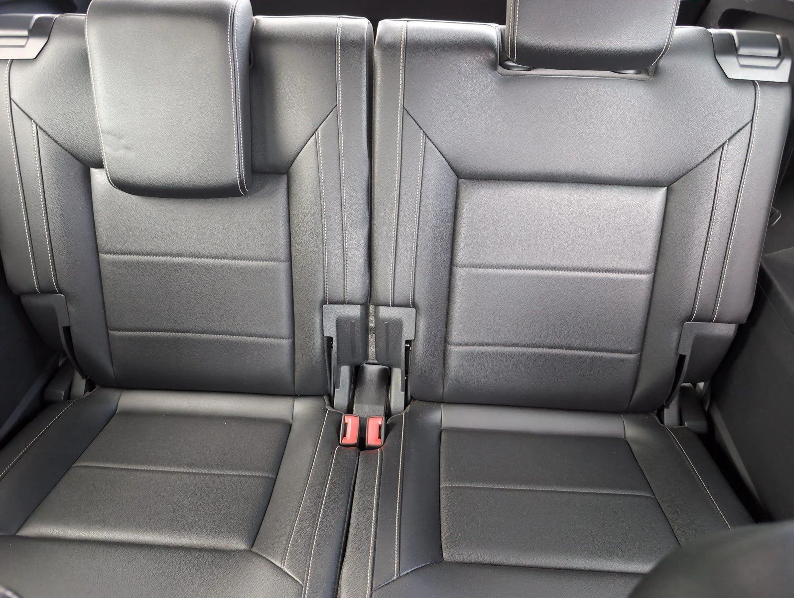Used 2023 Platinum Gray Metallic Volkswagen 3.6L V6 SEL R-Line Black image 32