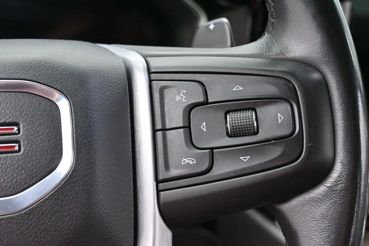 Used 2023 Volcanic Red Tintcoat GMC SLT image 19