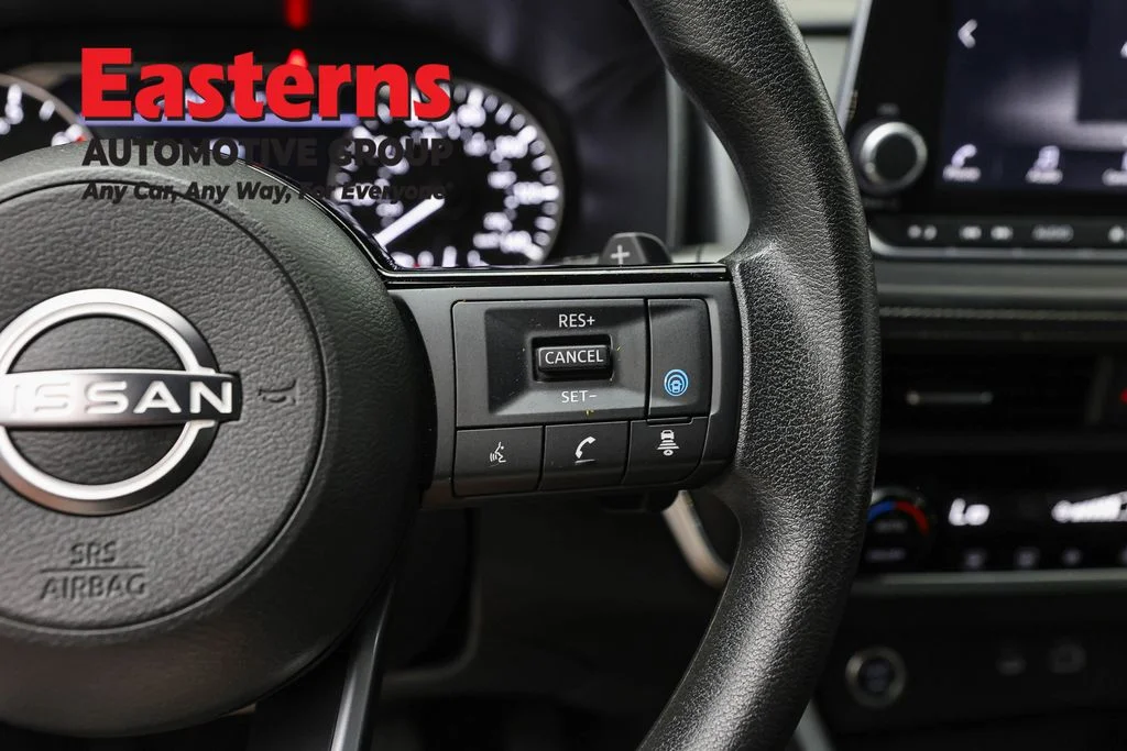 Used 2023 Gray Nissan SV image 15
