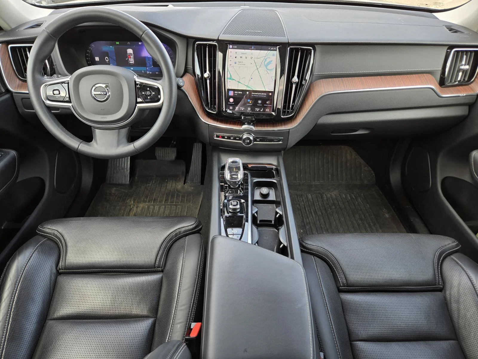 Certified Used 2023 Silver Dawn Metallic Volvo Ultimate Bright Theme image 25