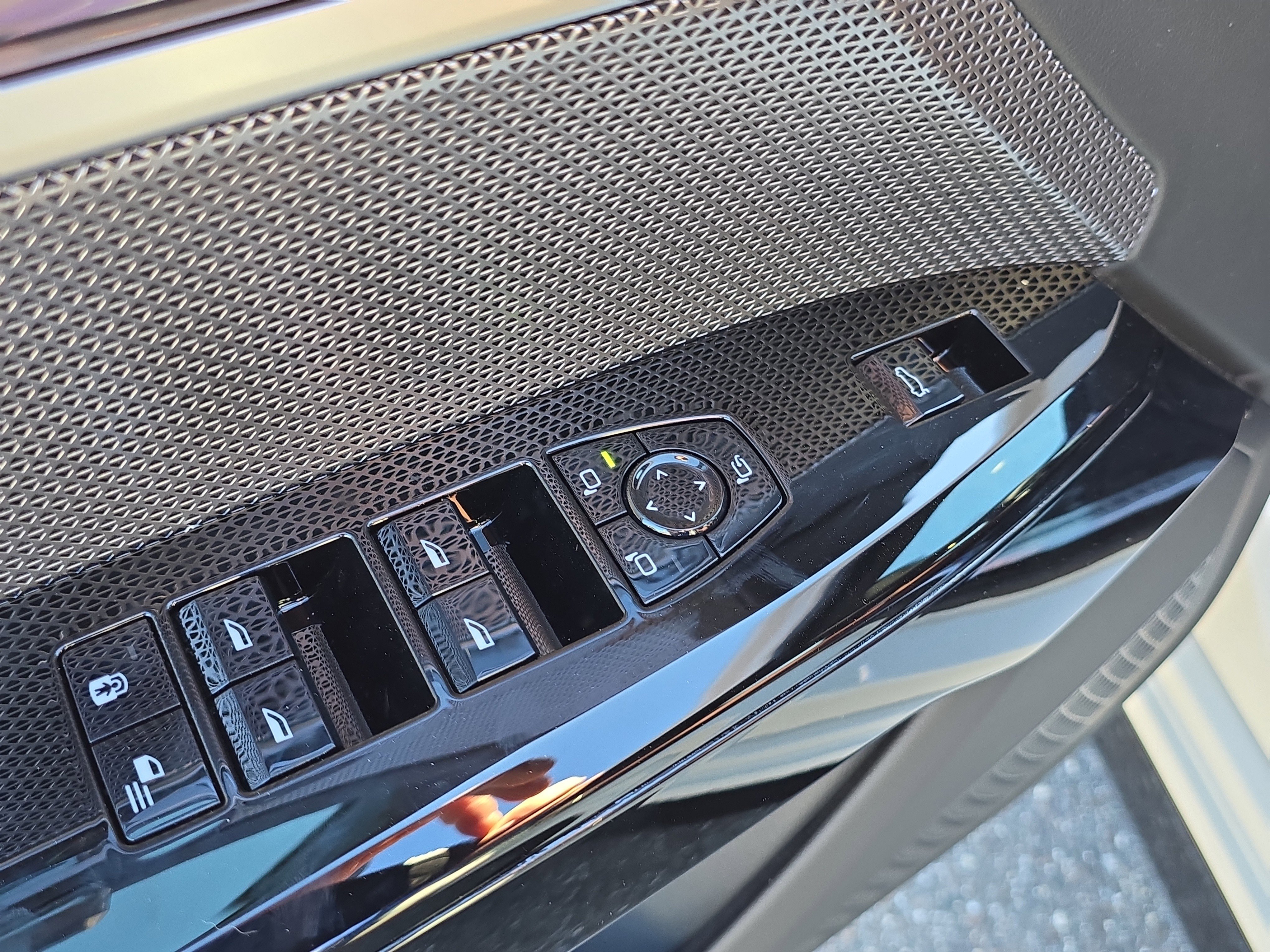 2026 BMW i7 50 - Photo 20