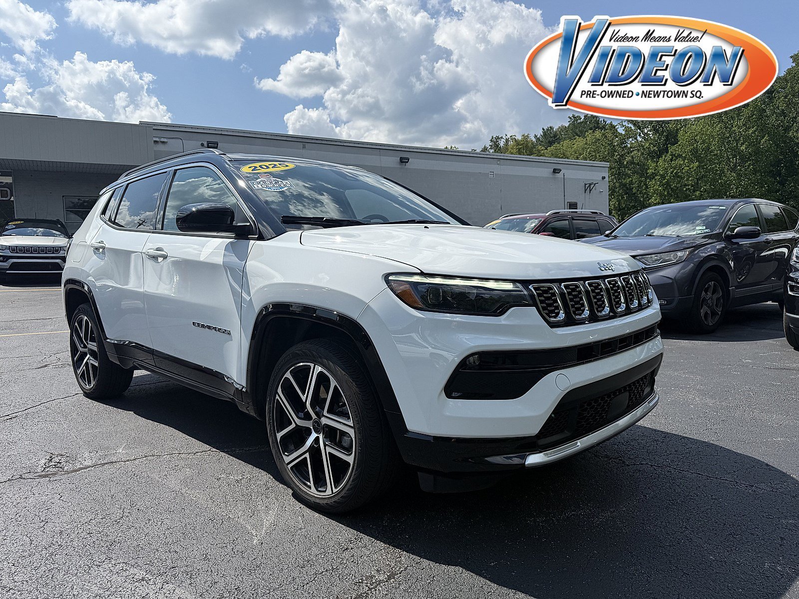Used 2025 Bright White Clearcoat Jeep Limited image 1