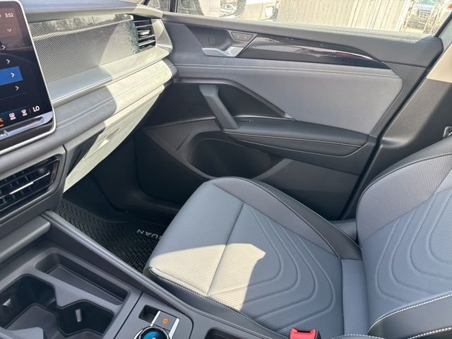 New 2026 Platinum Gray Volkswagen 2.0T SE image 27