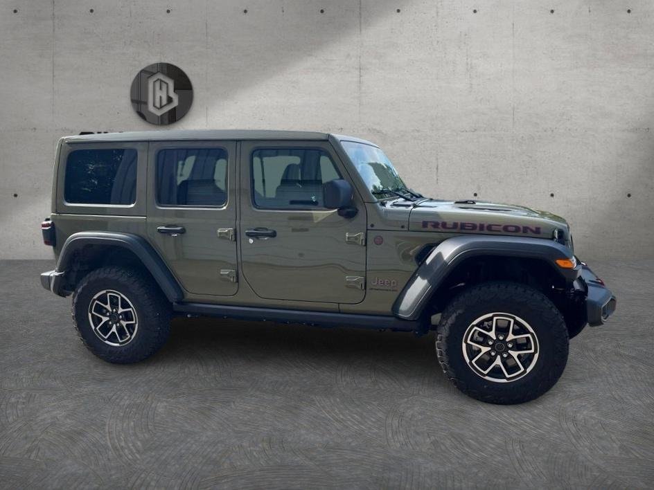 Used 2025 Green Jeep Rubicon image 4