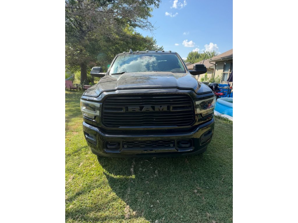 Used 2019 Diamond Black Crystal Pearlcoat Ram Laramie image 5