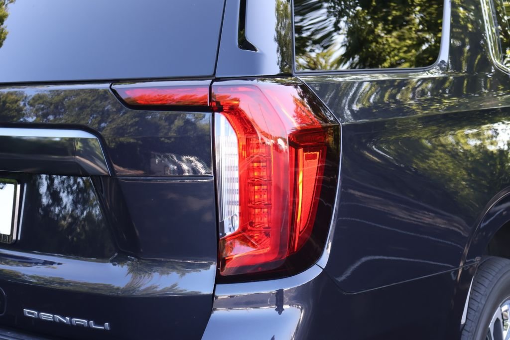 2024 GMC Yukon Denali Ultimate - Photo 10