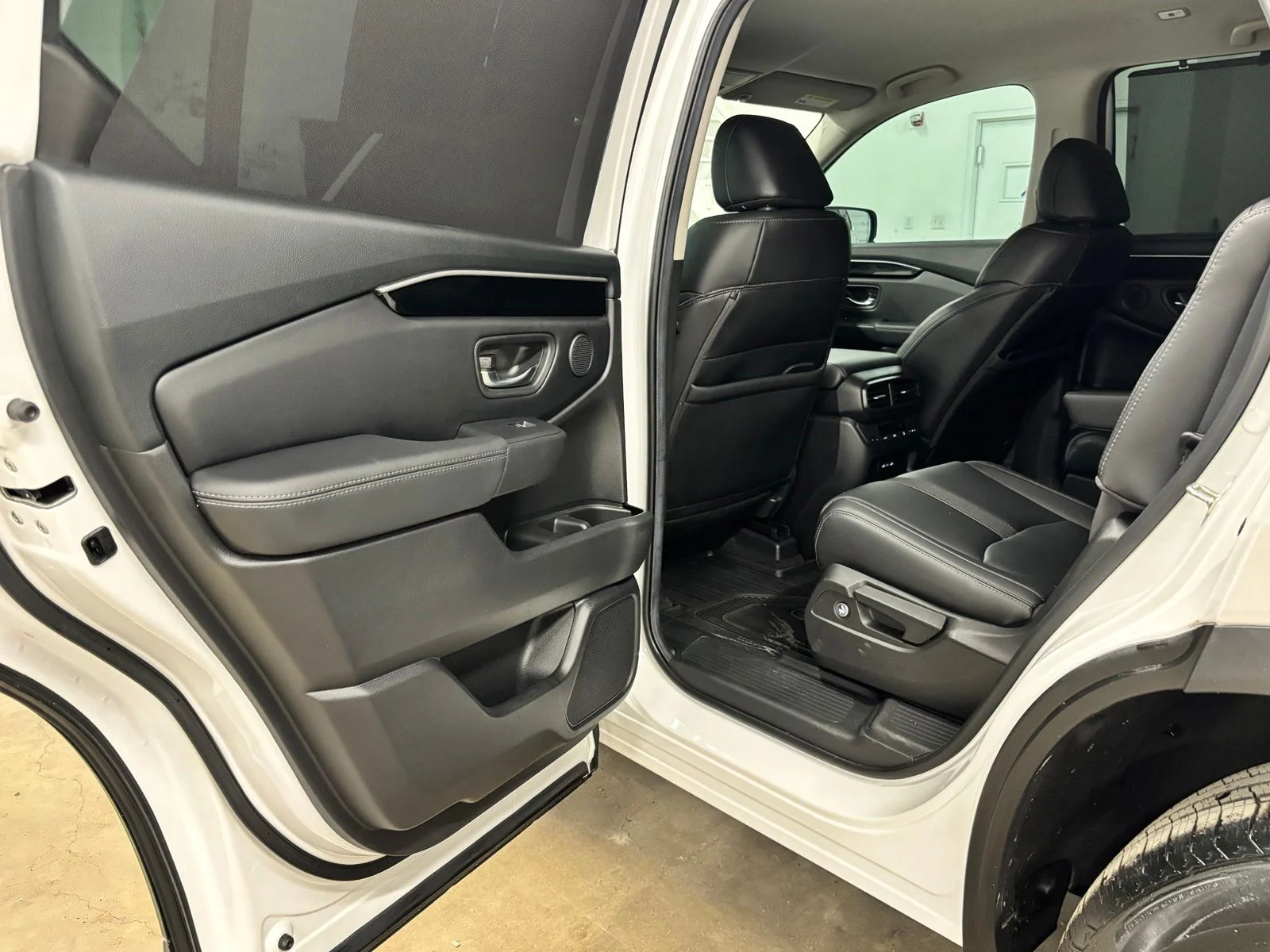 Used 2024 Gray Honda EX-L image 19